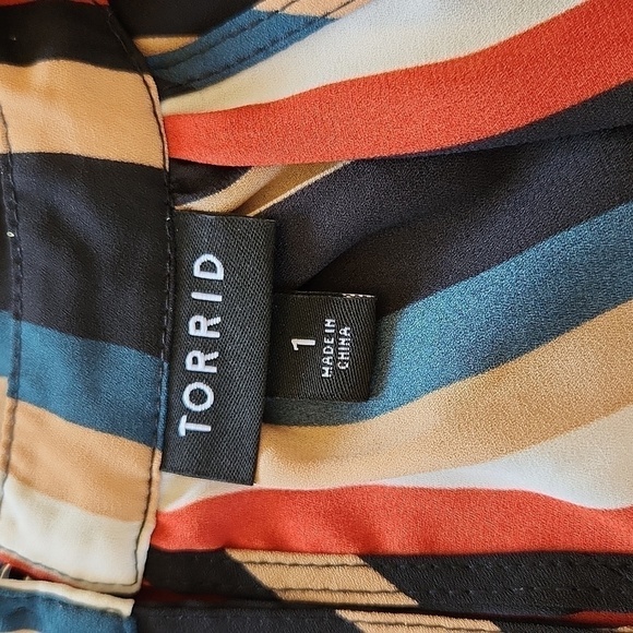 Torrid Georgette Goddess Multi-Stripe Keyhole Cut-out High-Low Sleeveles… - Picture 12 of 12